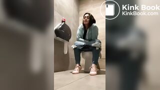 Girl toilet pooping - video 10