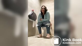Girl toilet pooping - video 10