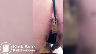 Girl cut a poo with her sting