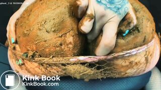 Pawg shits her fishnets