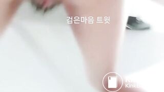 Korean girl scat - video 11