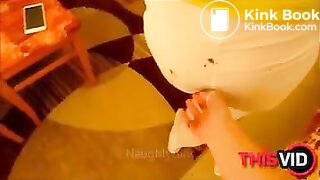 Two Kinky Girls Shit Their Leggings