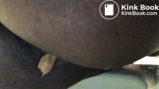 Phat ass ebony drops some logs