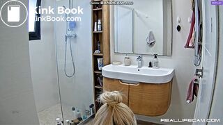 Girl needs to shit after cleaning up