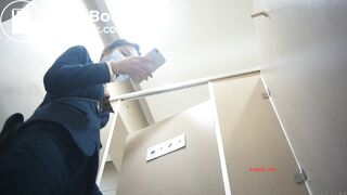 girl poop in toilet - video 15