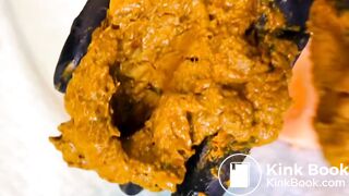 Phat booty mistress shits