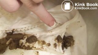 Girl poops her panties and masturbate