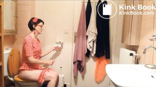 Hot girl pooping on toilet 85