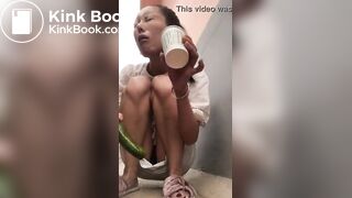 コップに出した聖水飲む