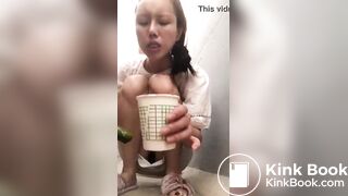 コップに出した聖水飲む