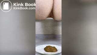 Soft serve on a plate - video 2