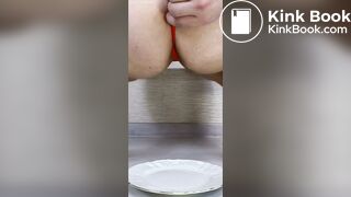 Soft serve on a plate - video 2