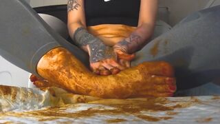 Yoga pants poop and masturbation