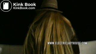 she beauty wanted to poop at night on a city street