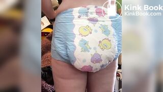 Messy diaper girl - video 4