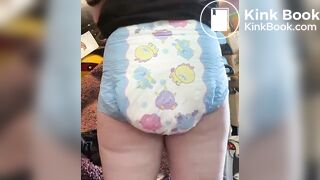 Messy diaper girl - video 4