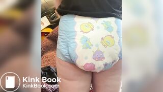 Messy diaper girl - video 4
