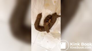 Asian milf with creamy pussy pooping