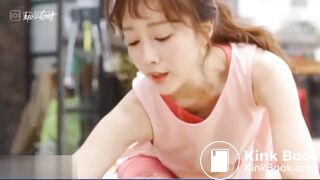 KOREAN GIRL HAS DIARRHEA DURING YOGA