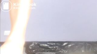 Linda Squirting On Feet & Long Pooping