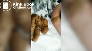 Sexy Babe Takes A Huge Shit In Her Car (SO HOT)