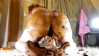 sexy naked chubby woman pooed and peed