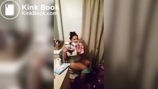 Nodding while pooping