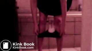 Girl pooping - video 167