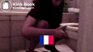 Girl pooping - video 167