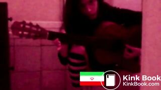 Girl pooping - video 167