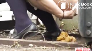 Japanese girl pooping44