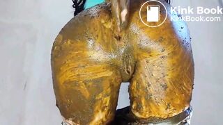 sexy Russian pooping and peeing - video 16