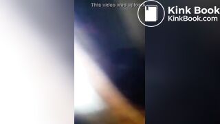 uma garota no penico