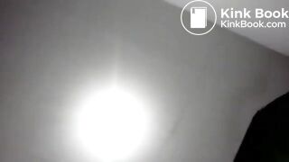 Cagando no anal moreninha