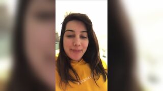 Mexican booty drops some logs