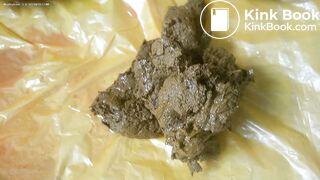 Big soft poop on her feet