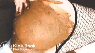 Smearing shit all over that ass