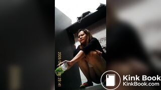Thai girls on toilet 17