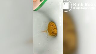 Indonesian girls pooping - video 2