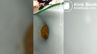 Indonesian girls pooping - video 2