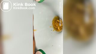 Indonesian girls pooping - video 2