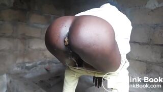 perfect black bottom poops but she is not ready to show herself yet