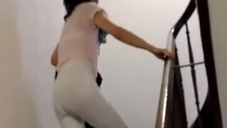 pooping leggings