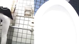 asian girl toilet pooping - video 2