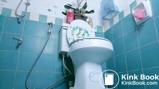 SEXY TEEN SHITTING TOILET