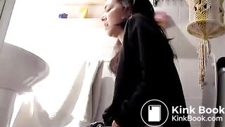 Girl has diarrhoea - Peeing and pooping