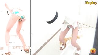 Japanese blonde have watery shits