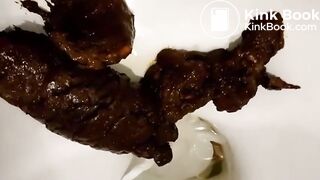 Blonde girl's big poop