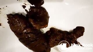 Blonde girl's big poop