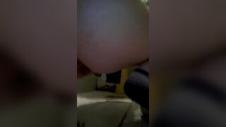 Scatlady shits and eat